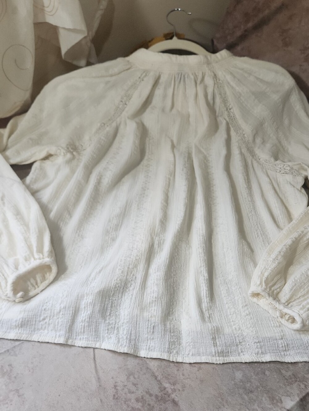 Universal Thread White Button-Front Textured Blouse - Picture 9 of 12